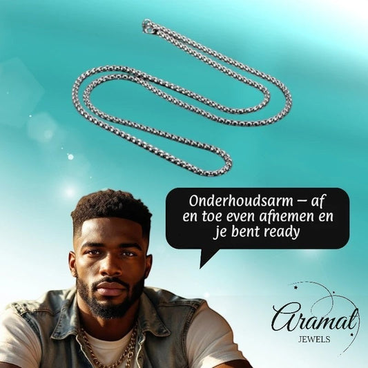 Aramat Jewels zilverkleurige stalen jasseron ketting van 5mm breed gedragen door een man voor een stoere uitstraling.