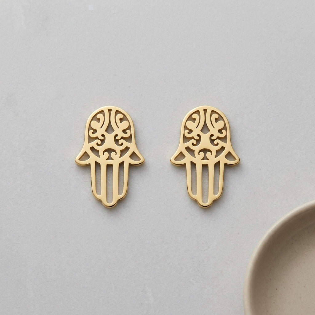 Goudkleurige Hamsa Oorstekers RVS – Handje van Fatima Oorknopjes (10x7mm)