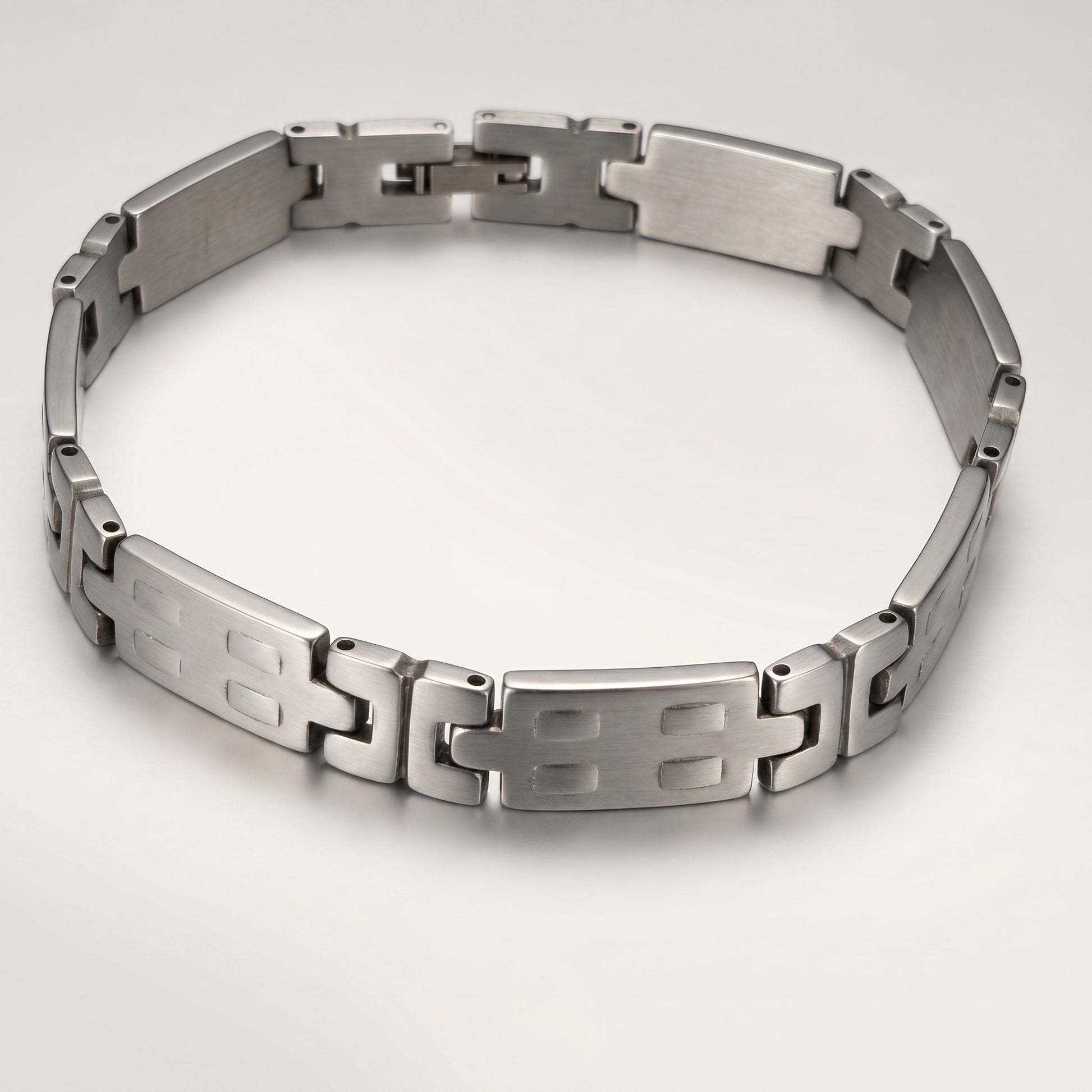 Aramat Jewels zilverkleurige RVS schakelarmband voor heren, 20cm lang en 9mm breed, met een stoer design.
