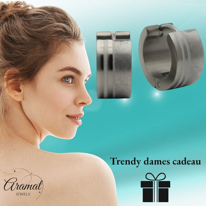 Aramat Jewels silver-tone stainless steel hoop earrings with sandblasted and polished stripes, 13mm.