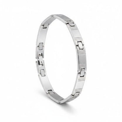 Aramat Jewels zilverkleurige RVS armband van 21 cm met een stoere fantasieschakel en geborstelde afwerking.