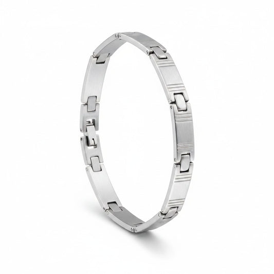 Aramat Jewels zilverkleurige RVS armband van 21 cm met een stoere fantasieschakel en geborstelde afwerking.