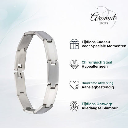 Aramat Jewels zilverkleurige stalen armband van 316L RVS met een stoere fantasie schakel en kliksluiting.
