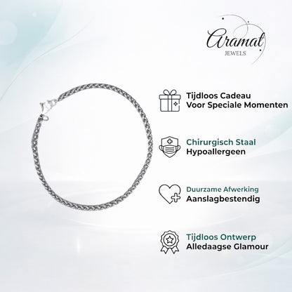 Zilverkleurige Aramat Jewels vossenstaart armband van 3mm breed, gemaakt van duurzaam roestvrij staal.