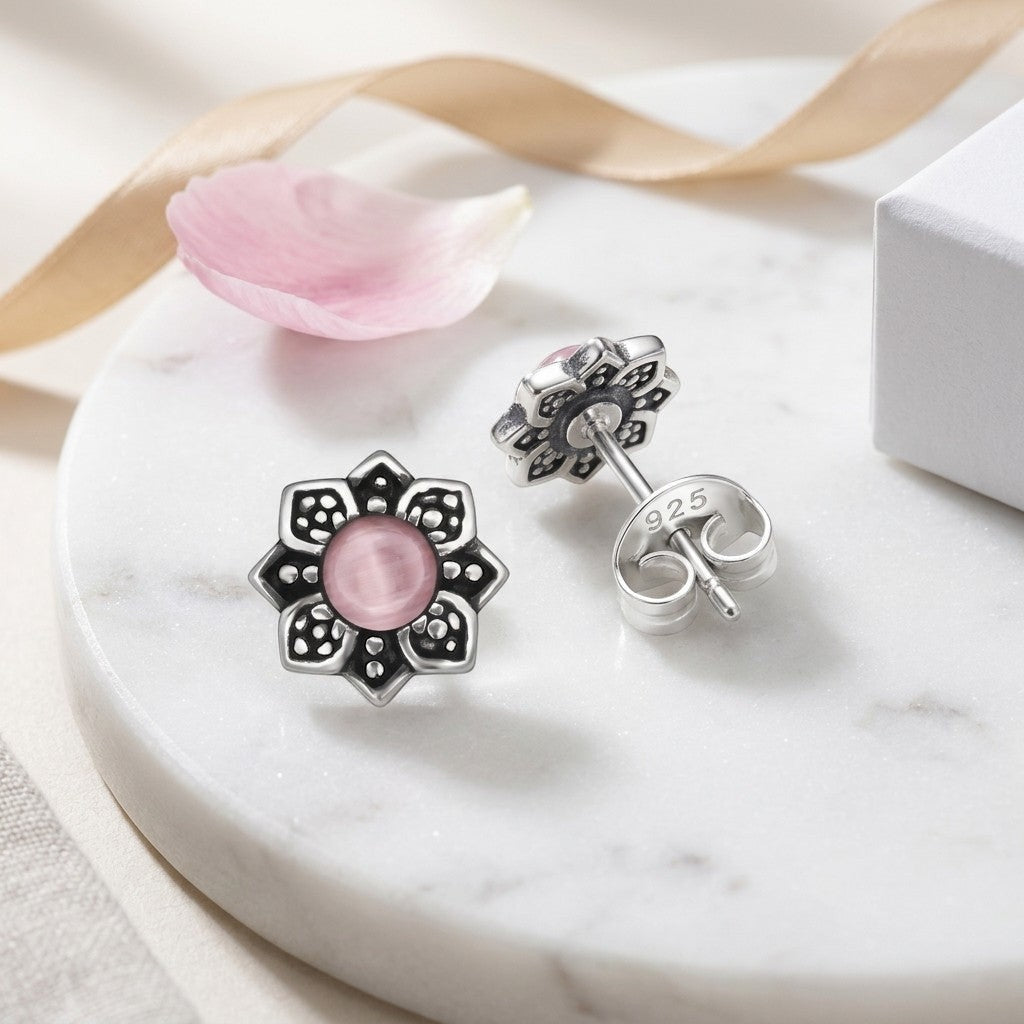 Aramat Jewels zilveren bloem oorknopjes met roze cat eye steen, 7mm