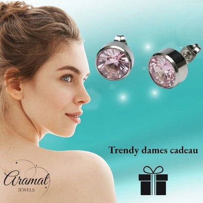 Aramat Jewels zilverkleurige oorstekers met 10mm roze kristal, gemaakt van roestvrij staal.