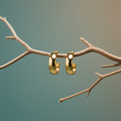 Brede RVS Oorringen Glad Glanzend Goudkleur 22mm - Aramat Jewels - Oorringen - cadeautip