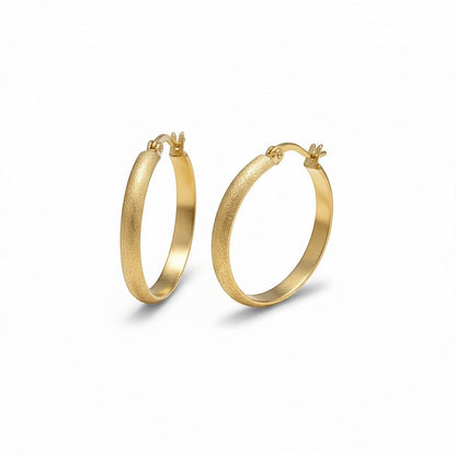 Goudkleurige Matte RVS Oorringen Sandblasted - 30 mm - Aramat Jewels - Oorringen - cadeautip