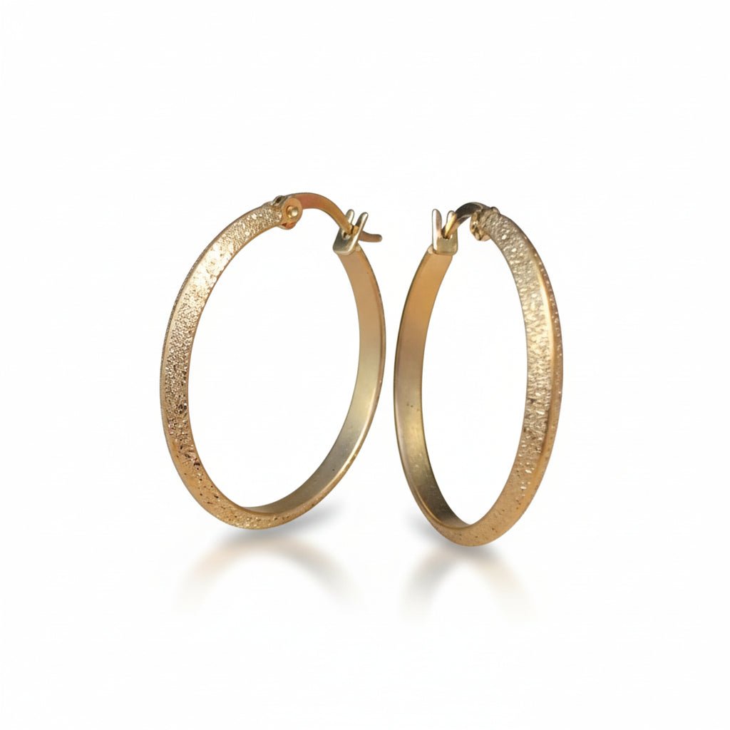 Goudkleurige Matte RVS Oorringen Sandblasted - 32 mm - Aramat Jewels - Oorringen - cadeautip