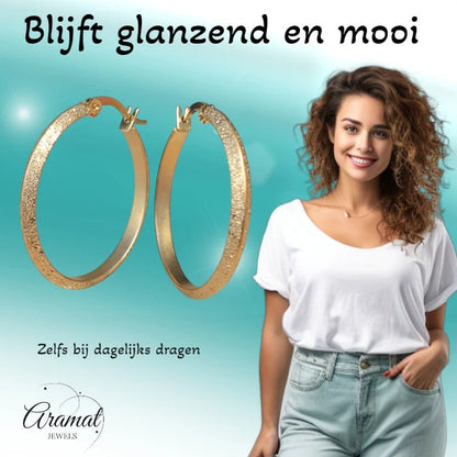 Goudkleurige Matte RVS Oorringen Sandblasted - 32 mm - Aramat Jewels - Oorringen - cadeautip