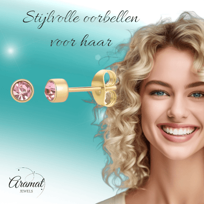 Goudkleurige Oorstekers 4mm - Lichtroze Kristal - oor4613 - Oorbellen kopen# - 4mm - alles - cadeau