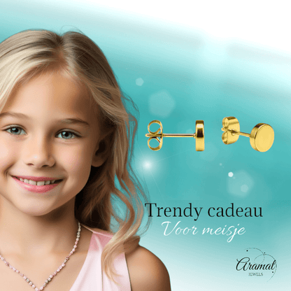 Goudkleurige Ronde Oorstekers RVS 5mm - Aramat Jewels - Oorbellen - cadeautip