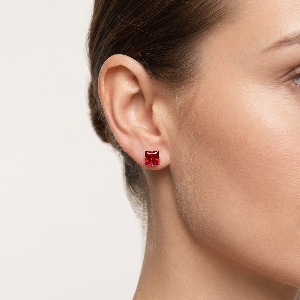 Oorbellen – 8mm Vierkante Zirkonia Rood op RVS Zilverkleur - Aramat Jewels - Oorbellen - cadeautip