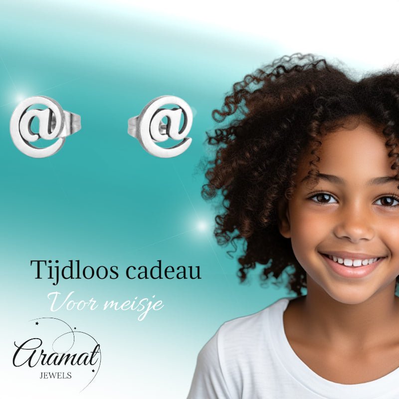 Oorbellen – Staal Apenstaartje (@) Zilverkleurig (10mm) - Aramat Jewels - Oorbellen - cadeautip