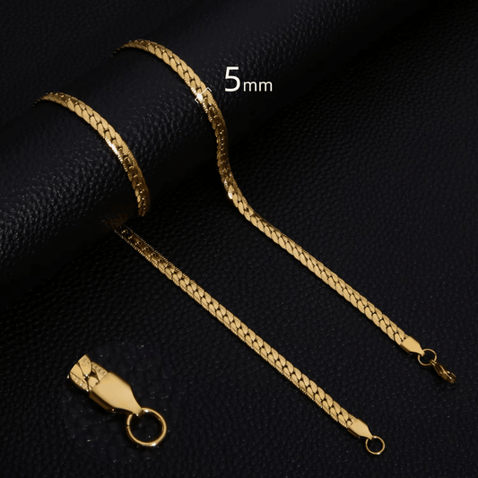 Platte gourmet ketting met bewerkte rand 5mm goudkleurig staal - Aramat Jewels - Halskettingen - cadeautip