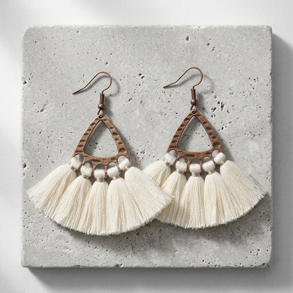 Boho Oorhangers Kwastjes Creme 55x30mm