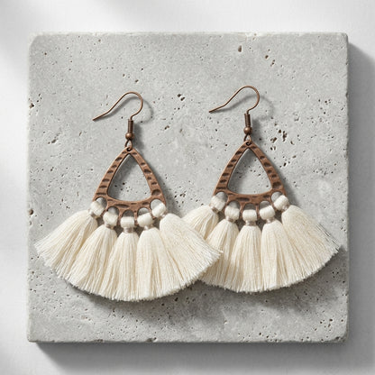 Boho Oorhangers Kwastjes Creme 55x30mm