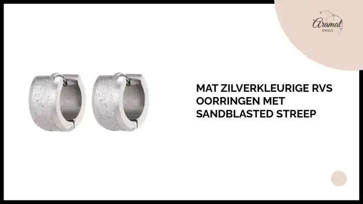 Mat Zilverkleurige RVS Oorringen met Sandblasted Streep by@Outfy