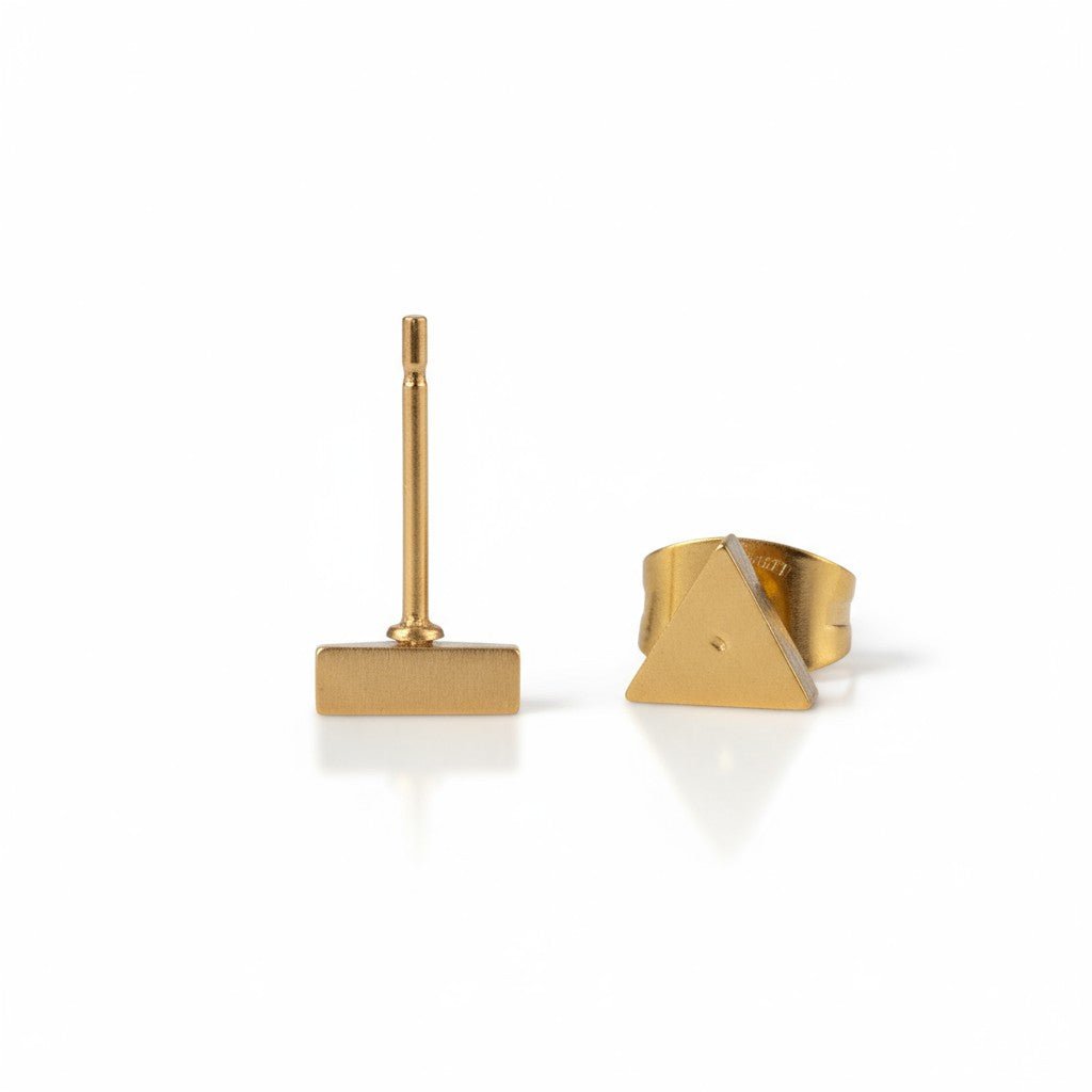 RVS Driehoek Oorbellen Goudkleur 5mm - Geometrische Oorstekers - Aramat Jewels - Oorbellen - cadeautip