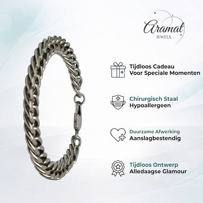 Een zilveren armband met een gedraaid motief