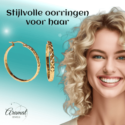 Statement Creolen 35mm Goudkleur met Ruitpatroon - XL Oorringen - Aramat Jewels - Oorringen - cadeautip