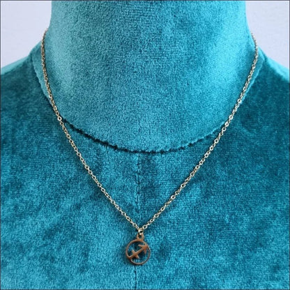 Een ketting met een klein hartje eraan