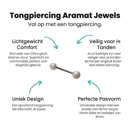 Een paar zilveren ballen op een witte achtergrond