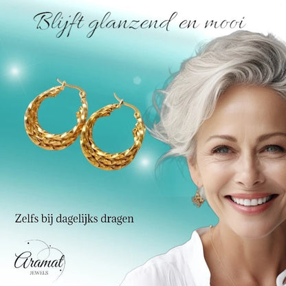 Triple Gedraaide Oorringen Rond Goudkleurig - 25x7mm - oor6290 - 538785 - Oorringen kopen# - 25mm - alles - cadeau