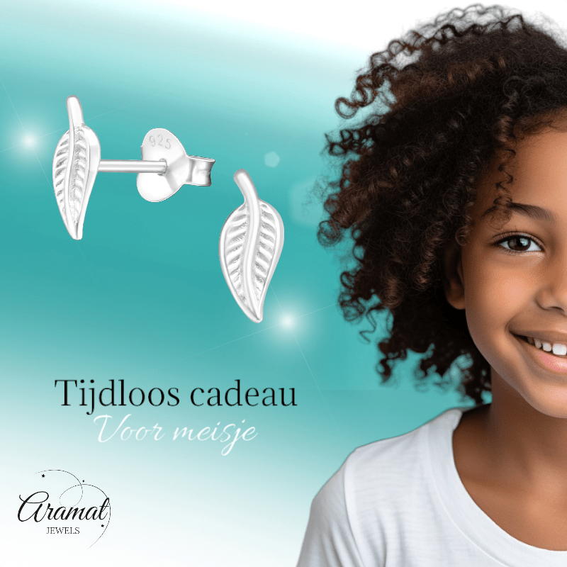Zilveren Blaadje Oorbellen – 9x4mm - Aramat Jewels - Oorbellen - cadeautip