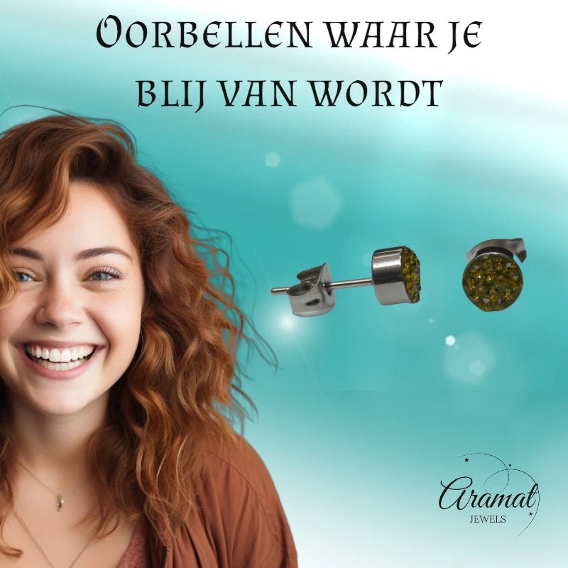 Zilverkleurige oorstekers met olijfgroen kristal – 6 mm - oor3092 - Oorbellen kopen# - 6mm - alles - cadeau