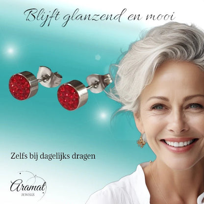 Zilverkleurige oorstekers met rode kristallen – 6 mm - oor3083 - Oorbellen kopen# - 6mm - alles - cadeau