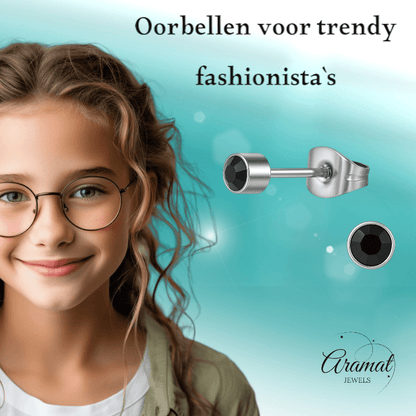 Zwarte kristal oorstekers – 4mm zilver RVS - Aramat Jewels - Oorbellen - cadeautip